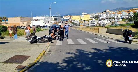 Un Turismo Y Una Motocicleta Se Ven Implicados En Un Accidente En La