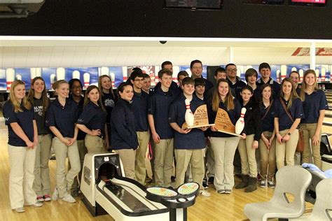 Bowling team defends league title – Mill Valley News