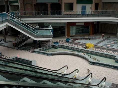 Inside A Ghost Mall Northridge Sits Quietly Unknown Future Ahead Onmilwaukee