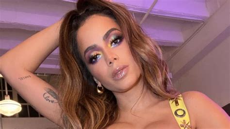 Tras Ser Ingresada Por Una Intoxicación La Sensual Cantante Brasileña Anitta Fue Dada De Alta