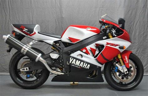 Motorcycling Oddities: Yamaha R7 | Motorcycle Amino Amino