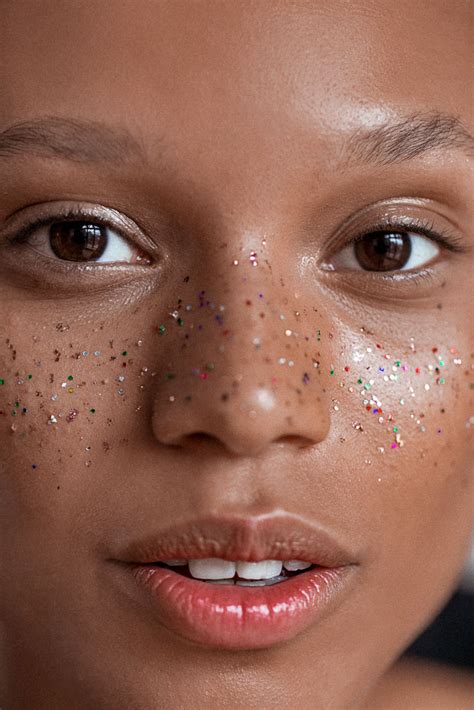 Five Glitter Makeup Looks To Try Festival Makeup Glitter Glitter