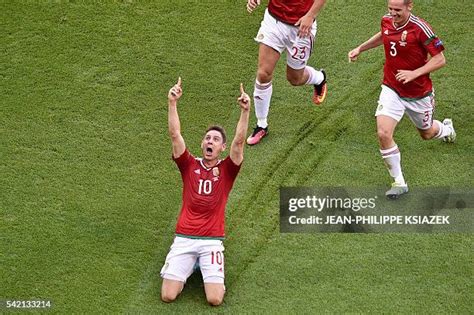 Zoltan (Hand Gesture) Photos and Premium High Res Pictures - Getty Images