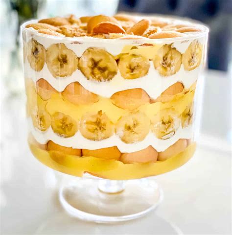 Easy Layered Nilla Wafer Banana Pudding Trifle