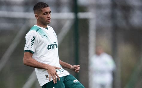 Gabriel Vareta Zagueiro Do Palmeiras Se Prepara Para Fase Final Do