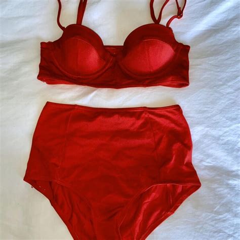 Hot Sexy Chloe Haycock Bikini Pics