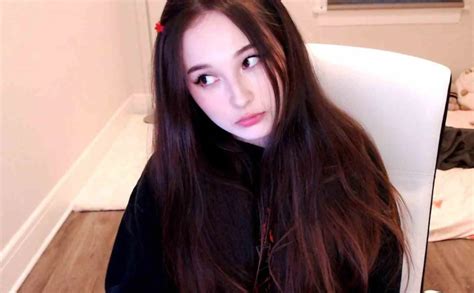 Most Popular 24 Female Twitch Streamer Eklipsegg Blog