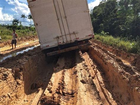 Está é A Br 319 Que Liga O Amazonas Ao Restante Do Brasil Em Muitos