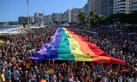 Furtos são registrados durante Parada Gay no Rio de Janeiro