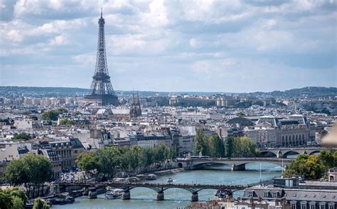 10 Picturesque Facts About The Pont Des Arts