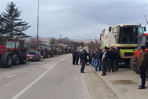 Protestovali Poljoprivrednici Iz Ra E Glas Umadije