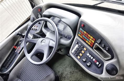 Традиционный автобус ЛиАЗ-5292 и новый ЛиАЗ-5292 NEW