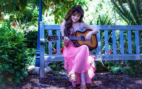 Stylish Profile Pics For Girls With Guitar