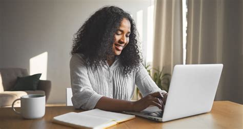 O que é lead no jornalismo Entenda a diferença para o marketing