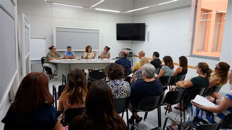 La regidora d educació de Xàtiva es reuneix amb els equips directius