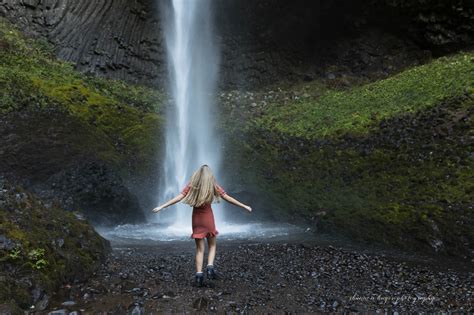 Latourell Falls Senior Portraits | Kylah