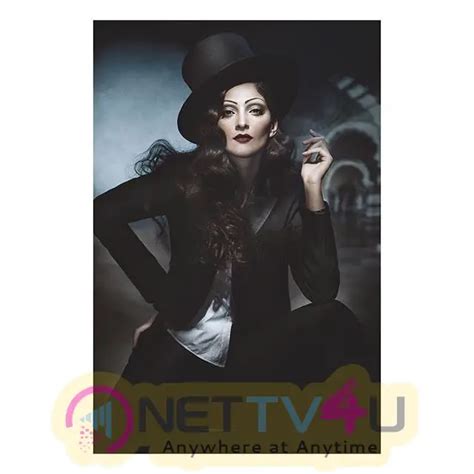 Hot Actress Sonam Kapoor New Photos Galleries HD Images