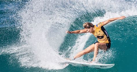 Las Mejores Surfistas Femeninas Del Mundo Watsay Surf School