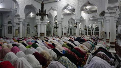 Bacaan Doa Kamilin Setelah Salat Tarawih