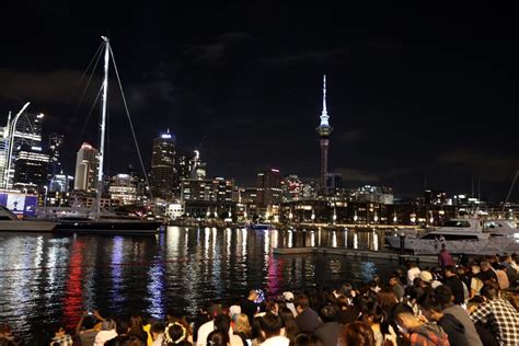 New Zealand welcomes 2021 with giant public fireworks display - JOE.co.uk