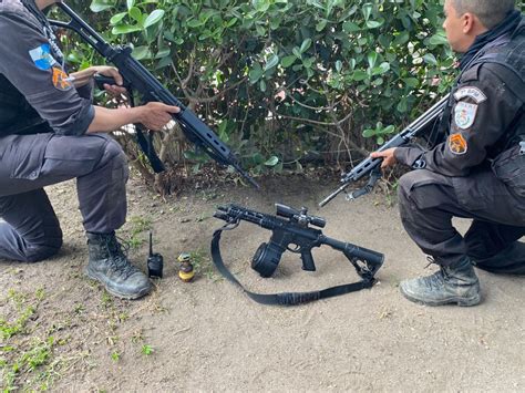 Pol Cia Apreende Tr S Fuzis Em Seis Horas No Rio Rio O Globo