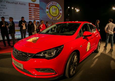 Opel Astra è Auto Dellanno 2016 Video Saloni Automotoit