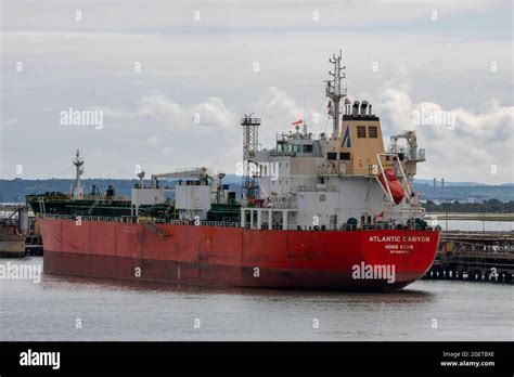 Large Ship Oil Tanker Esso Fawley Fawley Oil Refinery Fawley Oil