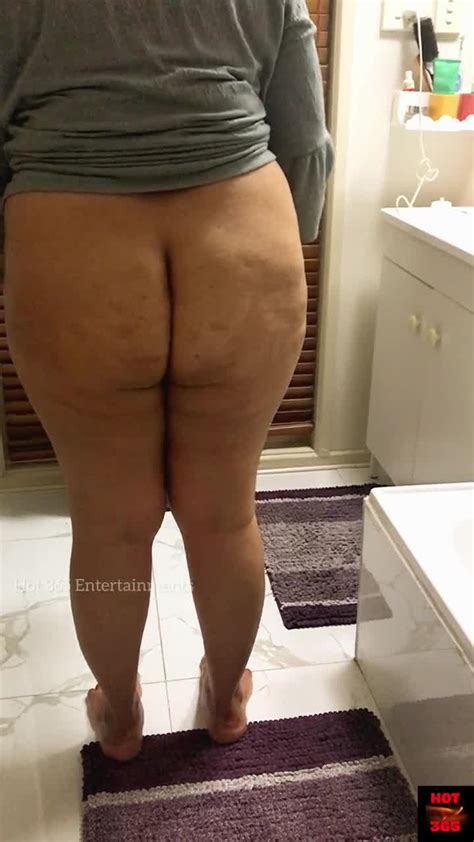 My Bare Booty In The Toilet In Close Up Flashing Porn 6d Hotntubes