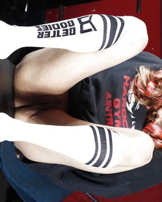 Muscle Girl Tabbyanne Pussy Spread Liverpool Public Gym Pictoa