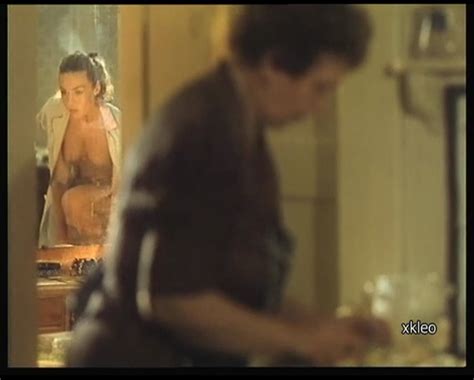 Naked Ivana Velichová in Tankovy prapor