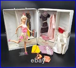Vintage TNT Barbie Sun Kissed Blonde With Clothes Case