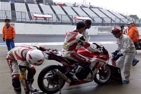 Dio Dan Febri Rebut Podium Di Asia Dream Endurance Race Suzuka