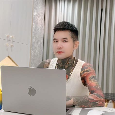 HOT Chân dung tú ông là idol Tiktok hay nói đạo lý đứng sau đường dây gái bán hoa vừa bị