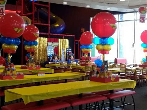 Wonder Woman Table Centerpieces Wonder Woman Beautiful Birthday Party