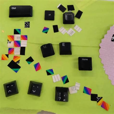 15 Creative Ideas for Recycled Keyboards - DIYCraftsGuru 