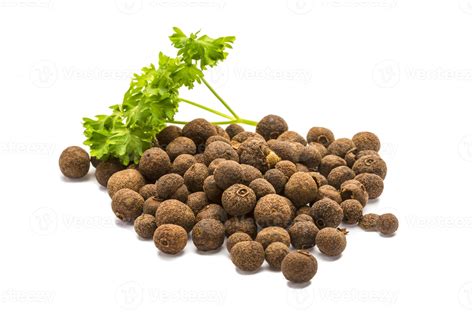 Black pepper seeds 7806493 Stock Photo at Vecteezy