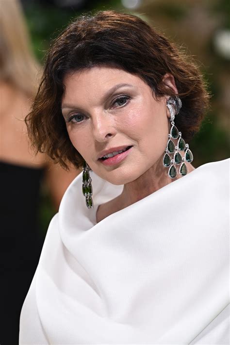 Galerie Foto Linda Evangelista Transformare Incredibil Dup Ce A