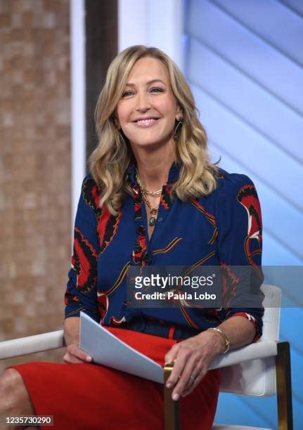 Lara Spencer Pictures Photos And Premium High Res Pictures Getty Images