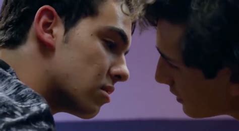 La Premi Re T L Novela Centr E Sur Un Couple Gay D Bute Au Mexique T Tu