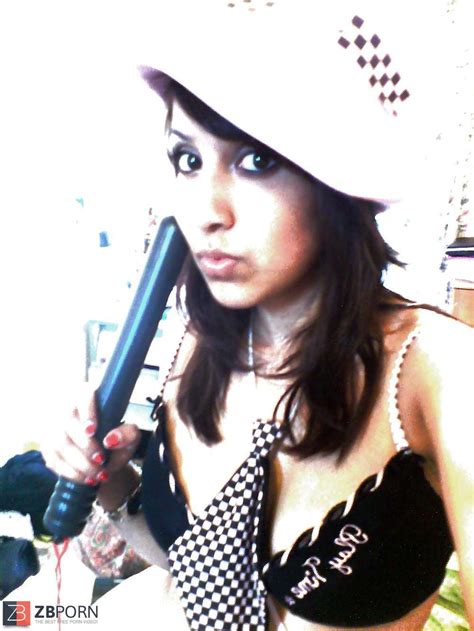 Filthy Indian Desi Lady ZB Porn