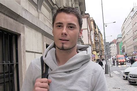 Vido gay CzechHunter Un hétéro baisé dans le jacuzzi GayMobile fr