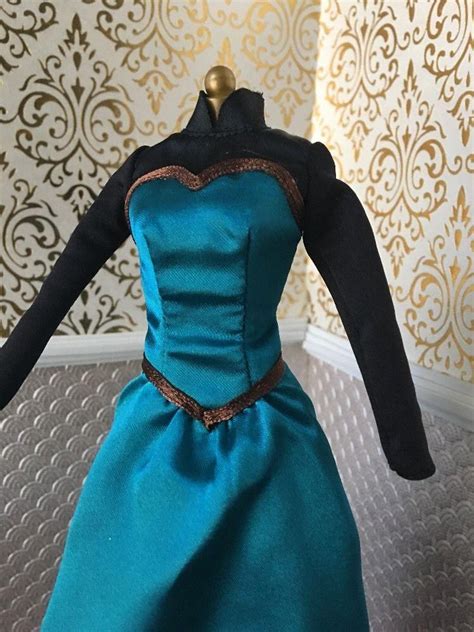 Coronation Dress Elsa Frozen Disney Store Princess Doll Barbie