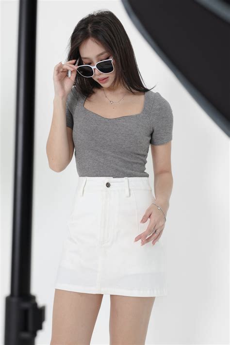 Tpz Sun Padded Knit Top In Grey Topazette