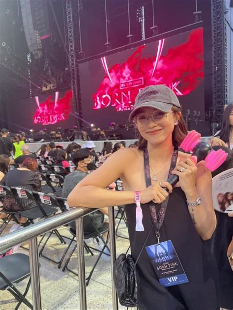 Hot girl Salim trốn con đi đu idol Blackpink biểu cảm của ái nữ sau khi mẹ xin lỗi khiến fan