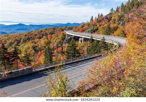 Linn Cove Viaduct Fall Colors Stock Photo 1834281220 | Shutterstock