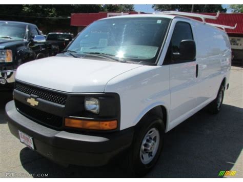 Summit White Chevrolet Express Work Van Photo