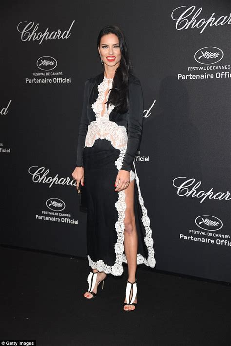 Adriana Lima Flaunts Rock Hard Abs And Ample Cleavage In Skimpy Bikini Daily Mail Online