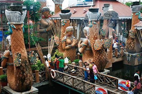 Snapshots Isdaan Floating Restaurant Of Calauan Laguna Geejay