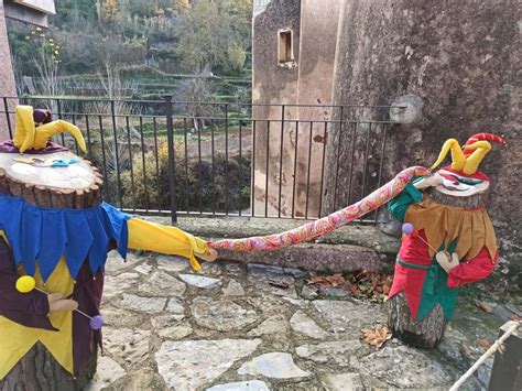Mura, el pueblo que se llena de 'tions' por Navidad