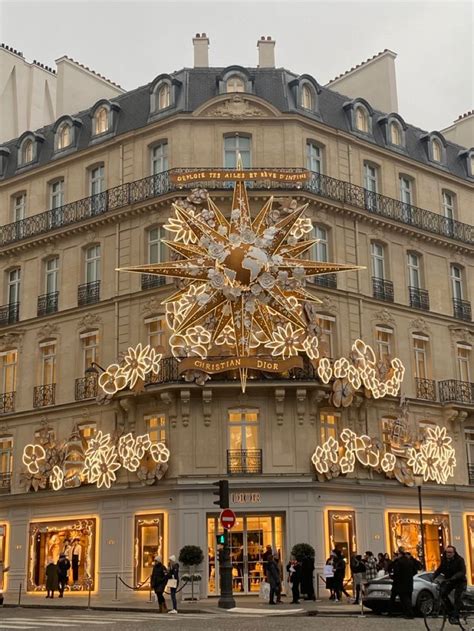 Dior avenue Montaigne 2022 Façade Maison Noel